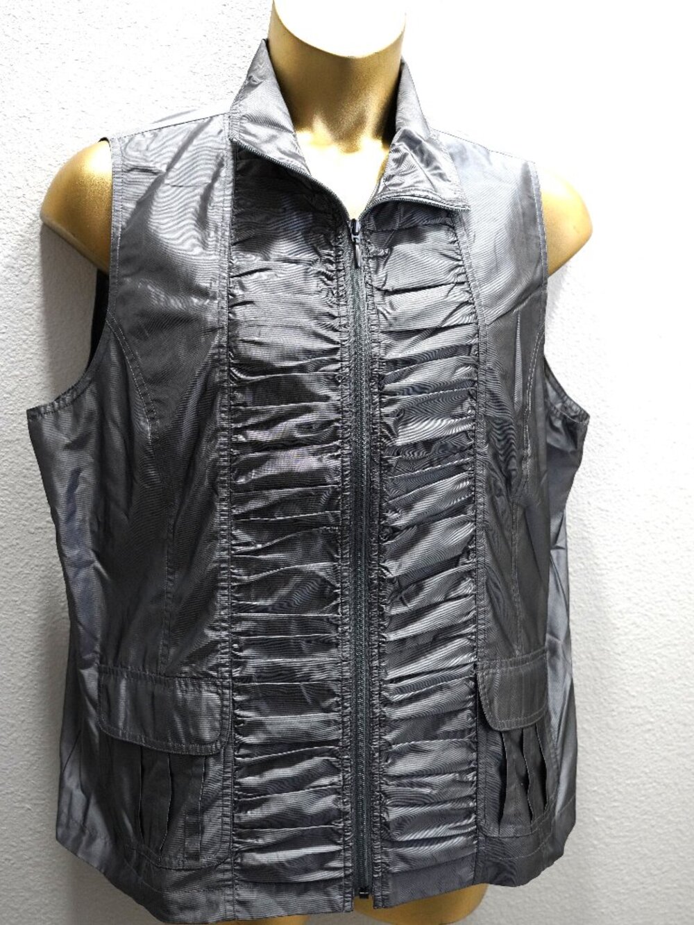 Chico's Gray Shirred Front Shimmer Vest size 3